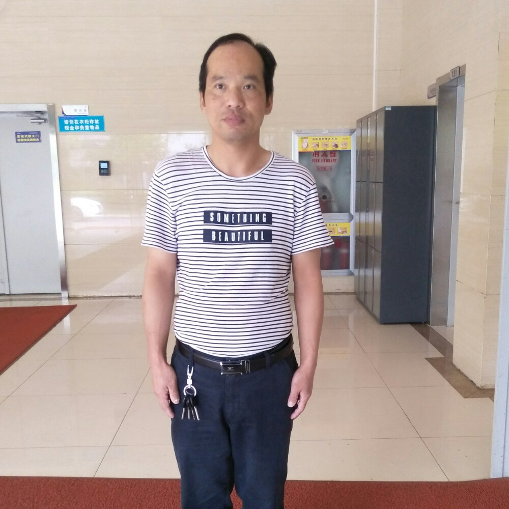 激昂泪了电源的照片