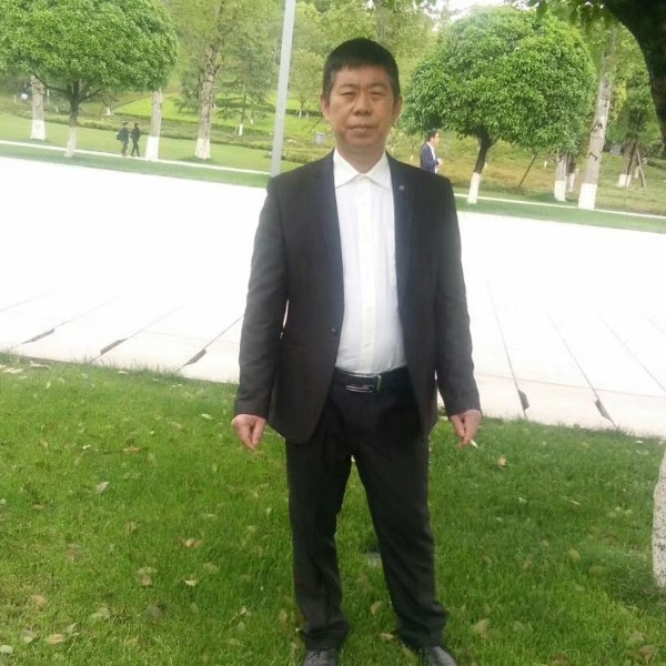 百褶裙包容的照片
