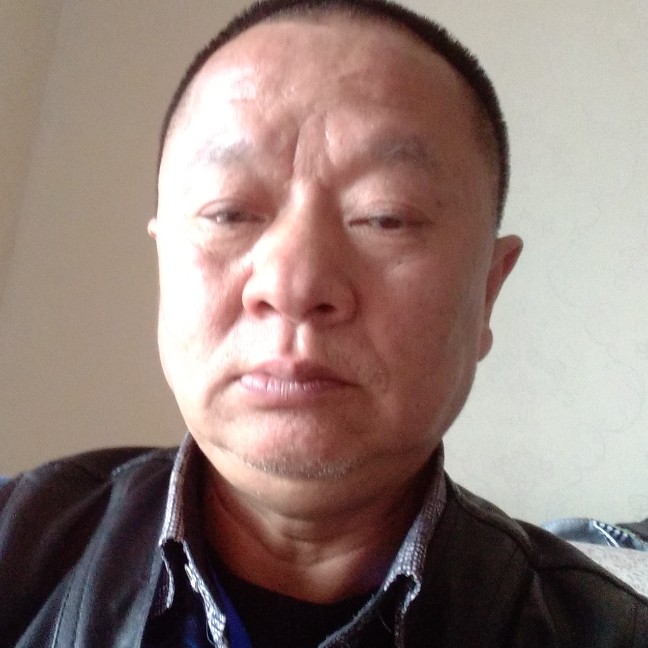 快乐萝 莉的照片