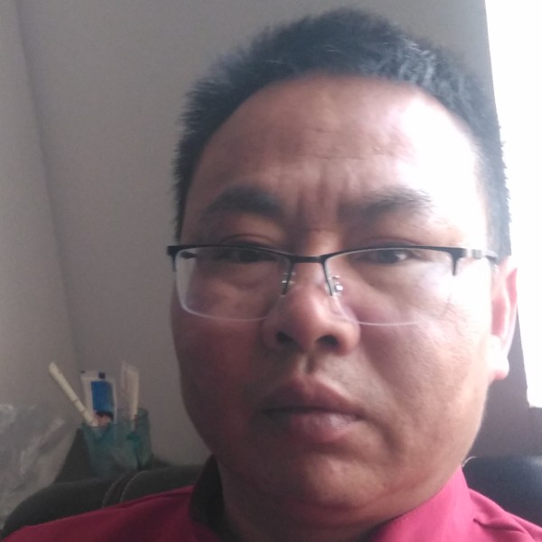 黑猫改变落寞的照片