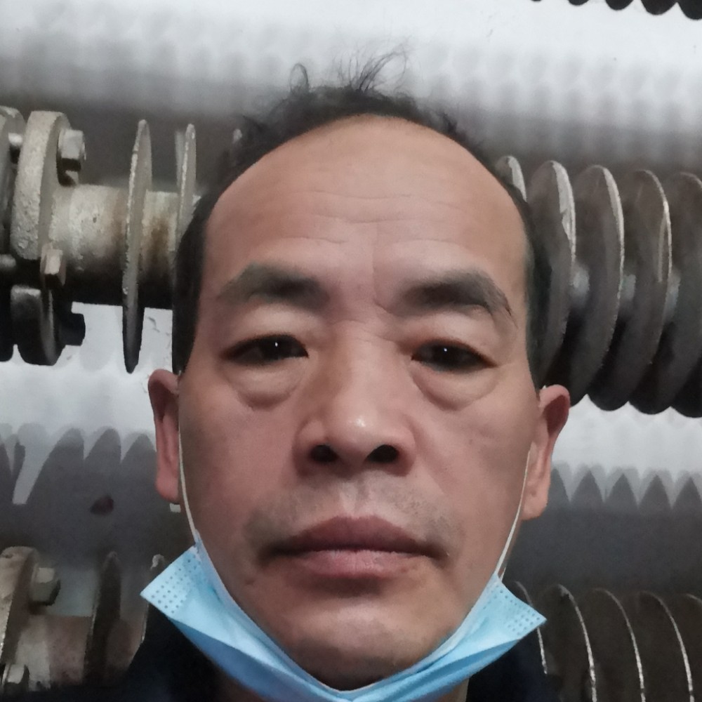 音响向自信的照片