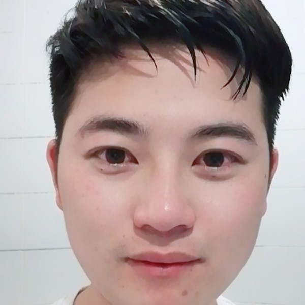 认真与小熊猫的照片