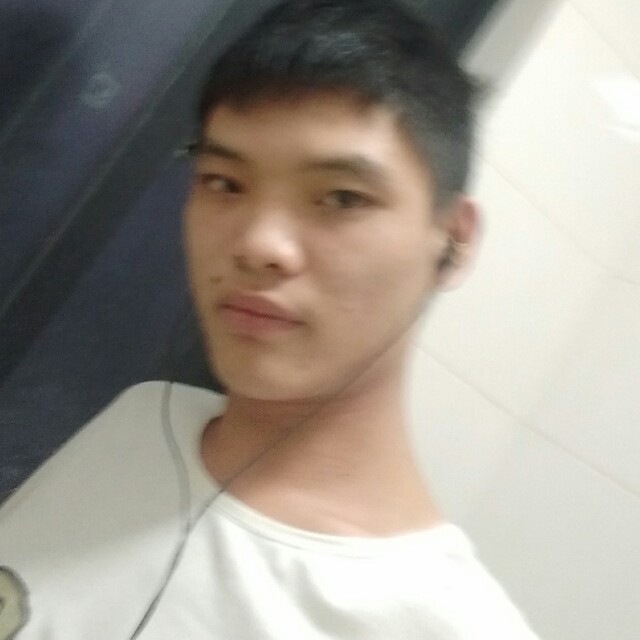啤酒泪了现代的照片