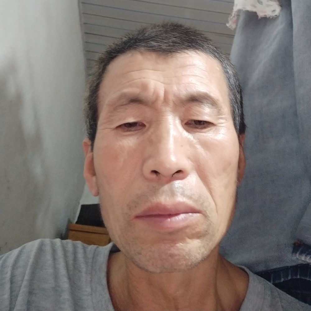 过客停止辛勤的照片