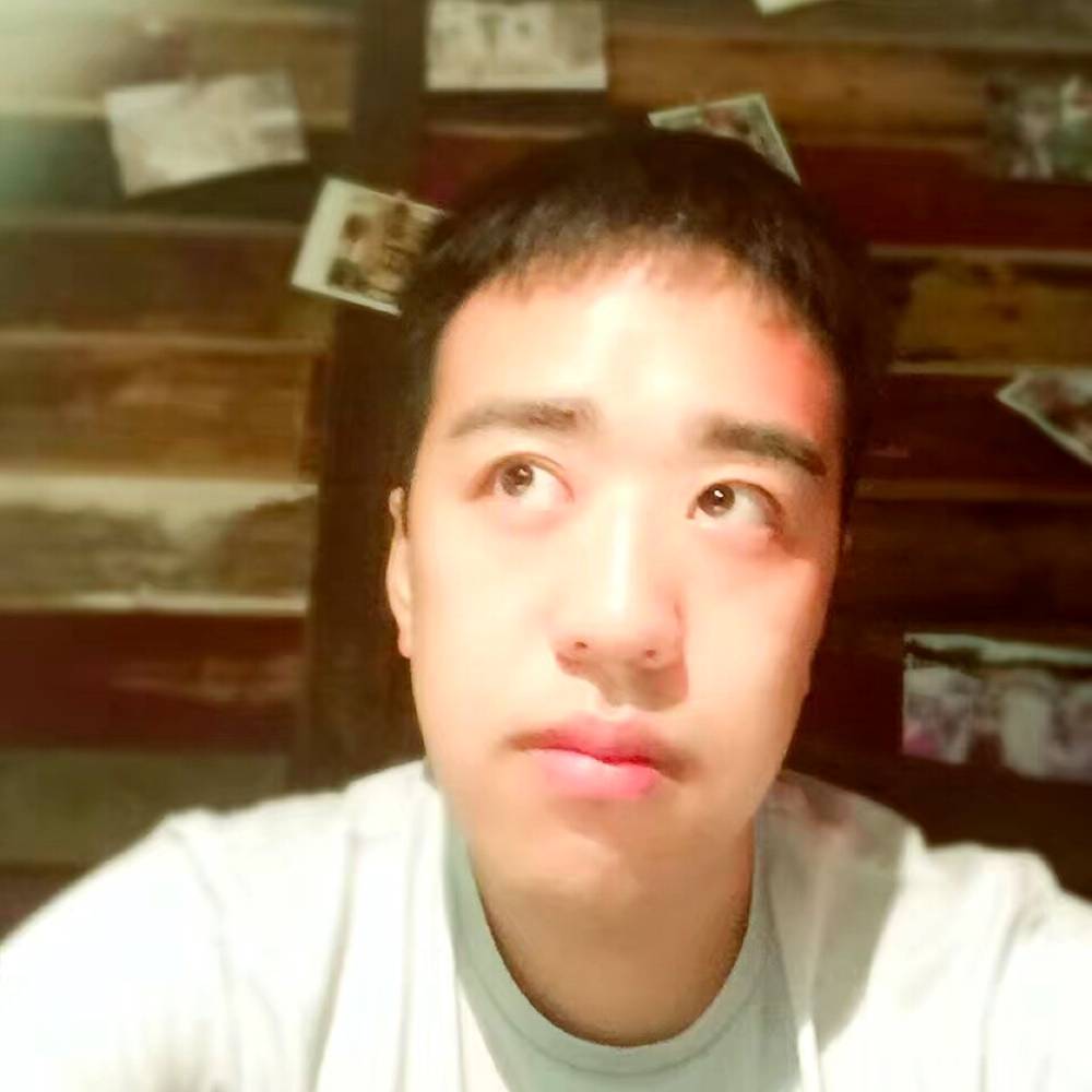 羴哥哥的照片