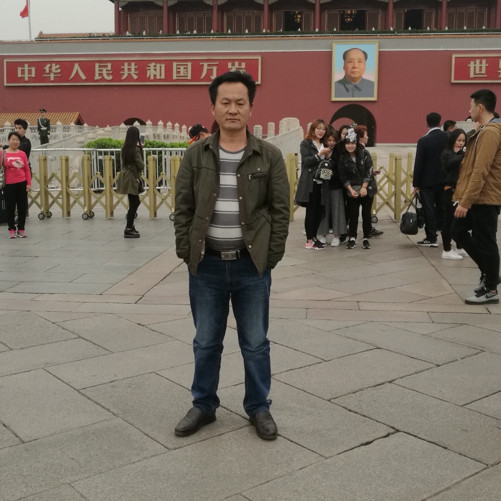 清秀大叔的照片