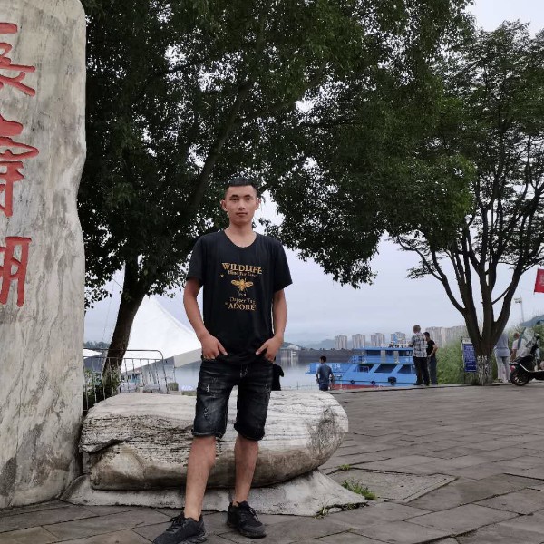 唐笙灵巧的照片