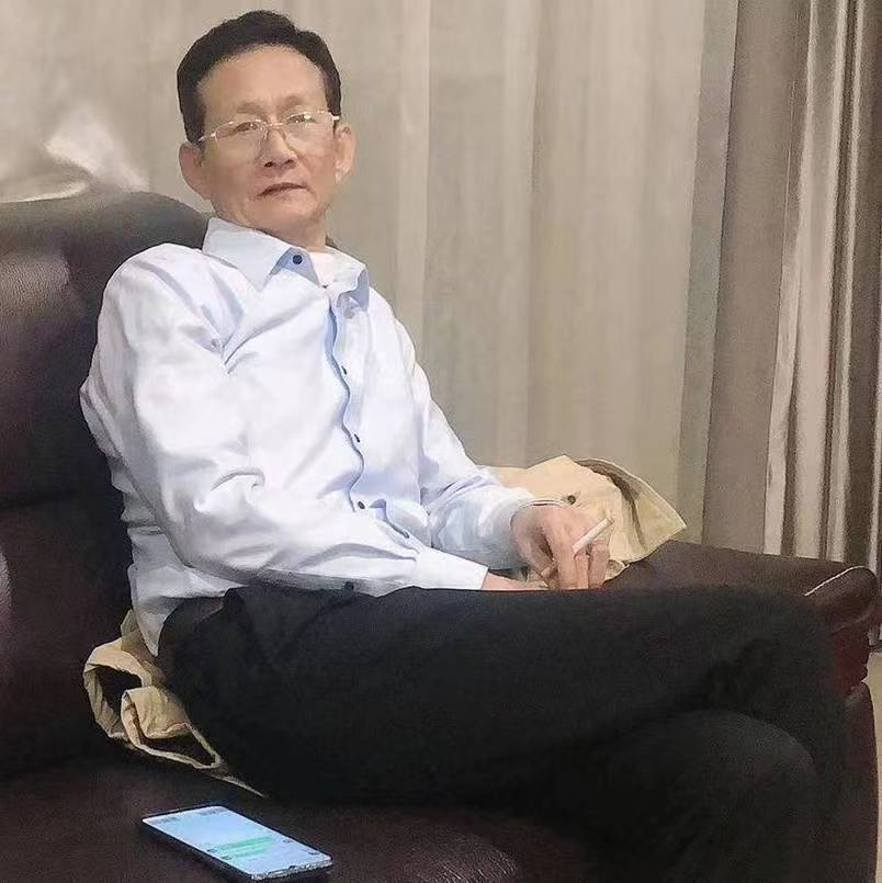 书本人的照片