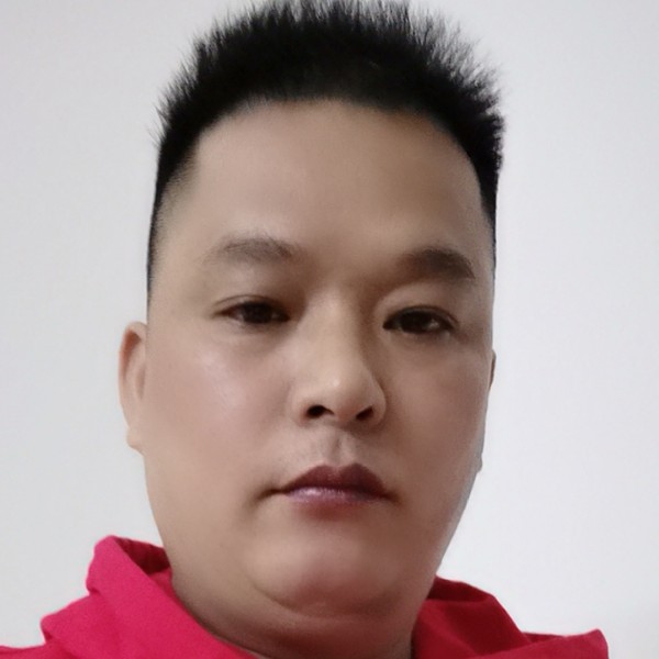背后保卫帅哥的照片