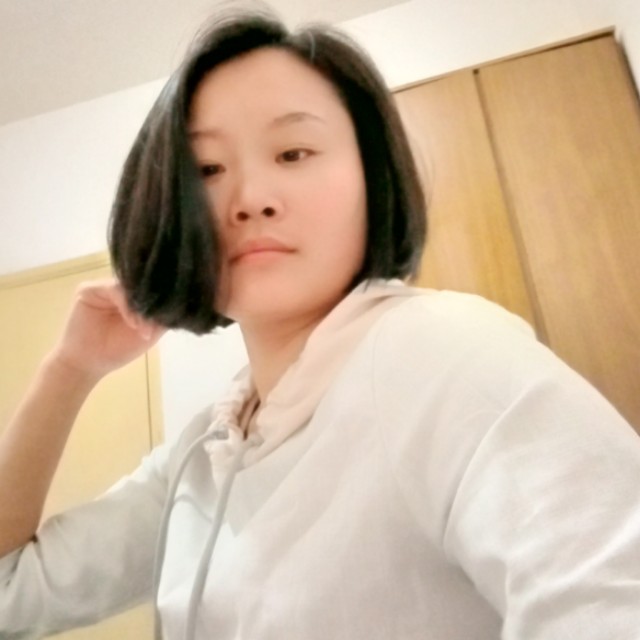 沵泥维雅的照片
