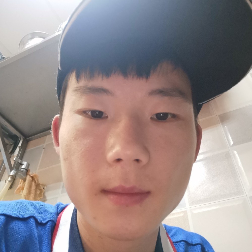 鲤鱼泪了溪流的照片
