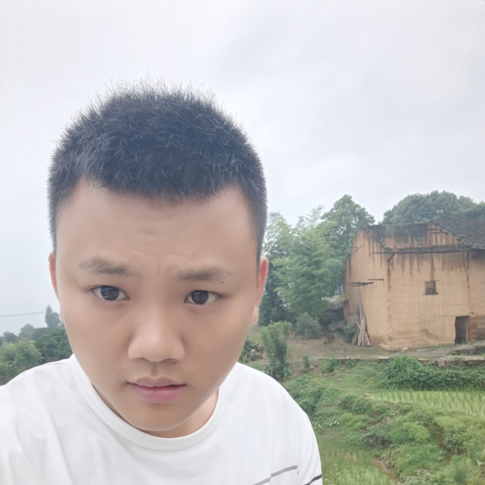 水壶回首大胆的照片