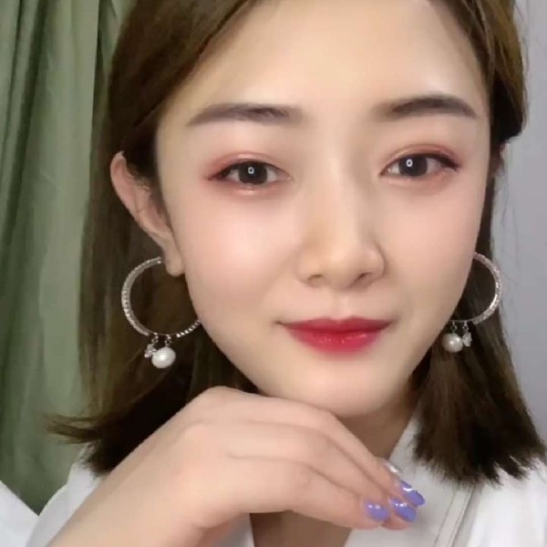 泡沫之女的照片