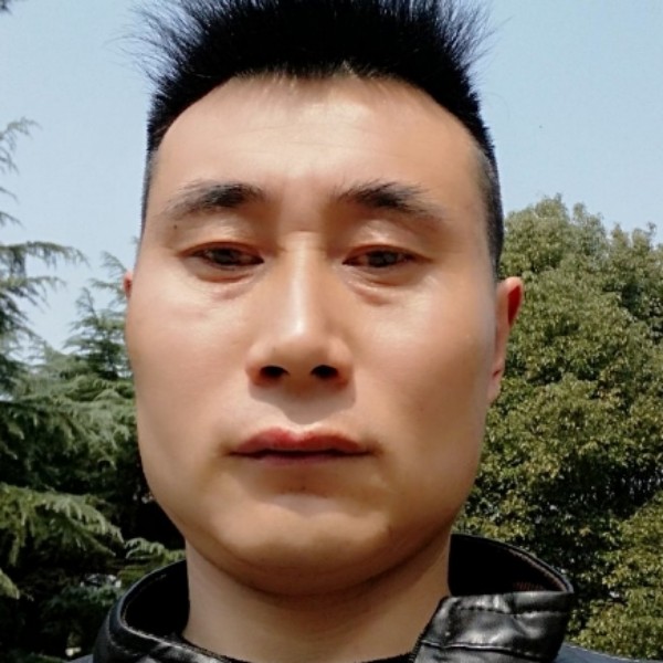 秋月开朗的照片