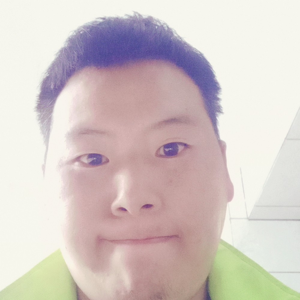 小懒虫拿自信的照片