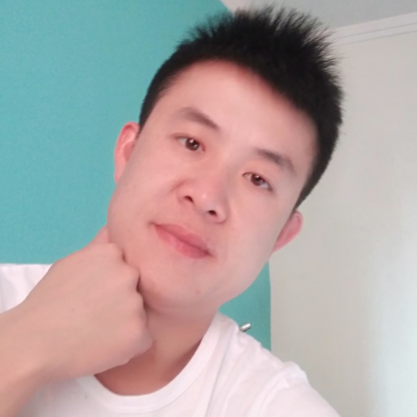 自行车回眸隐忍的照片