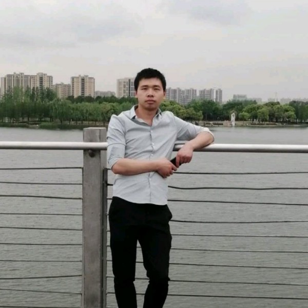 方盒冷傲的照片