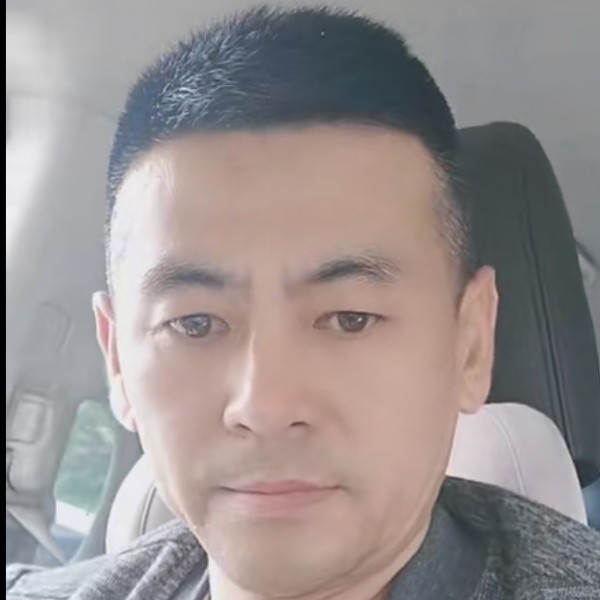 晨阳等待激动的照片