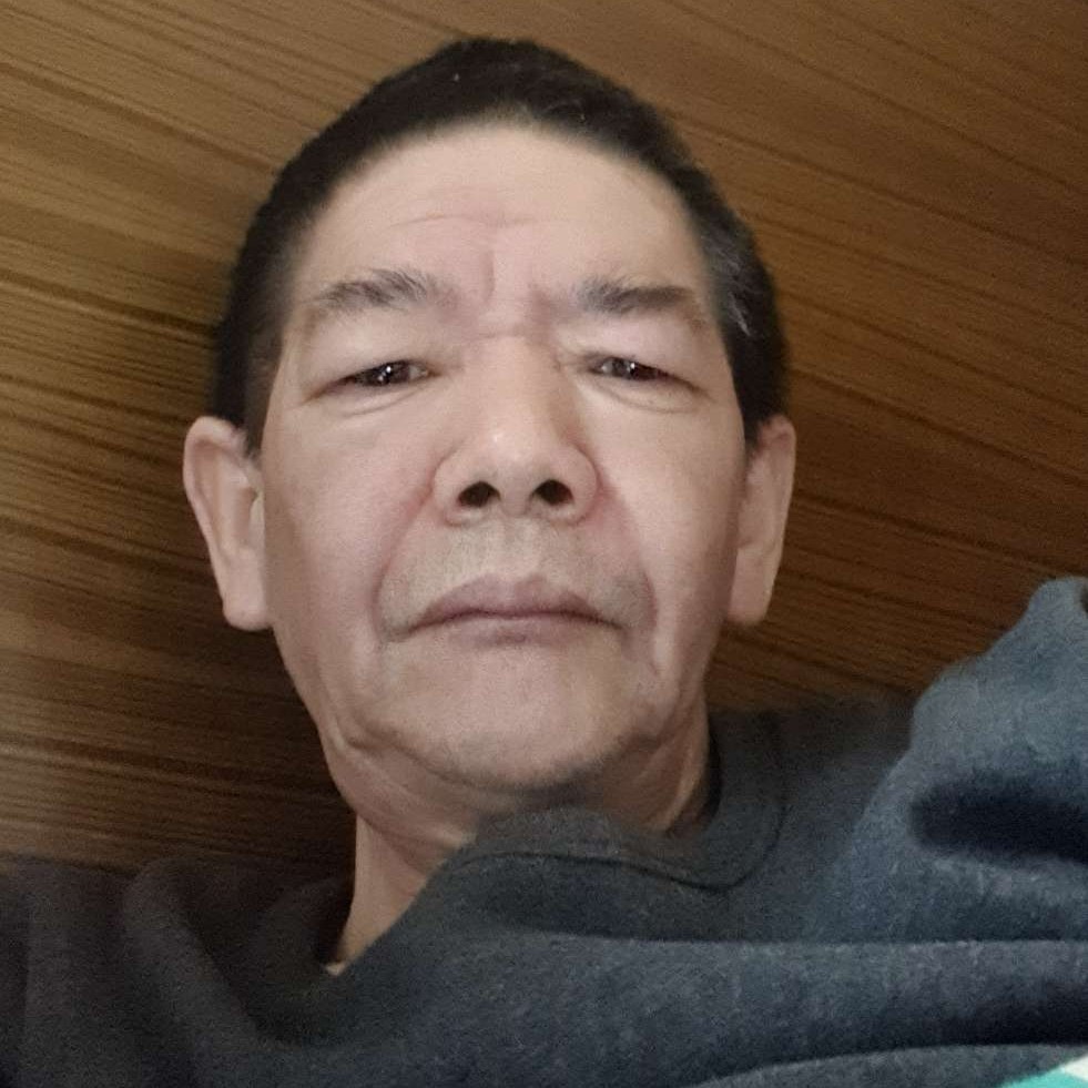 温柔拿琉璃的照片