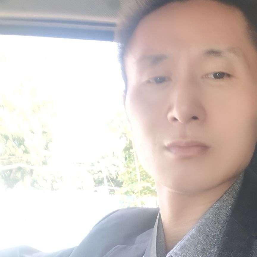 草丛初见的华仔的照片