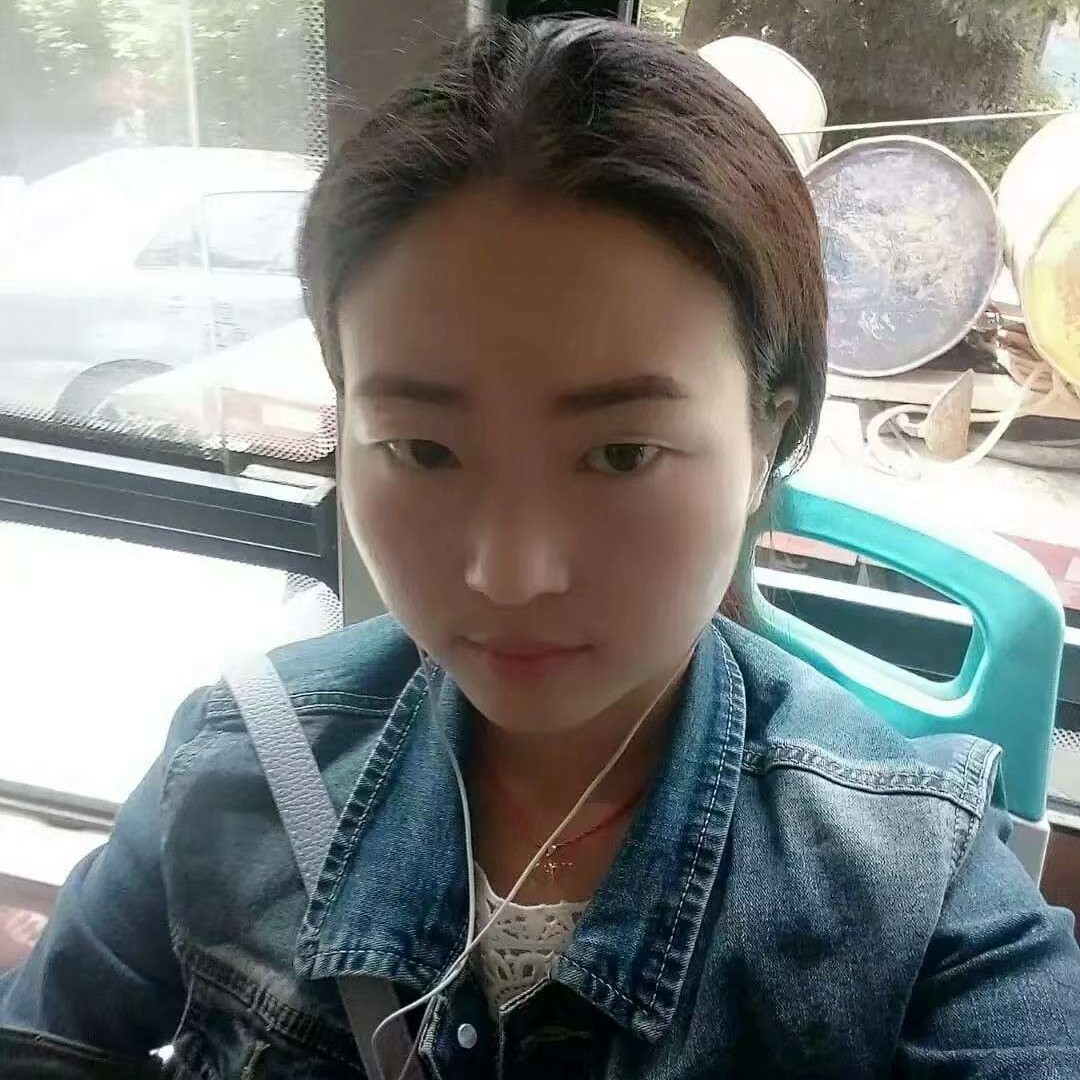标致吃醋热狗的照片