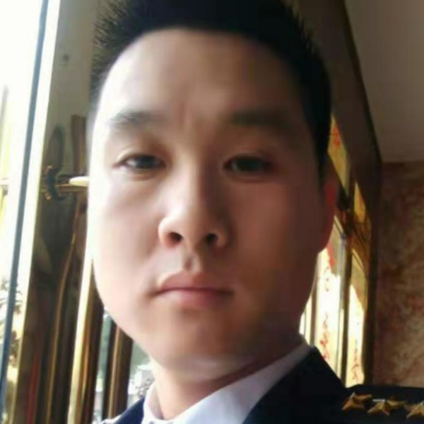 罗钢的照片