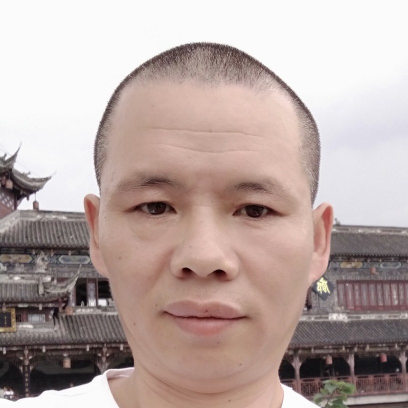 张昌伟的照片
