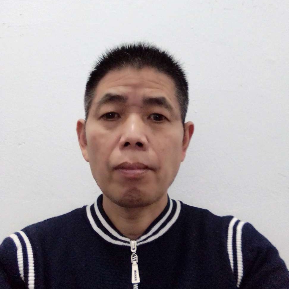 笑靥挽手现实的照片