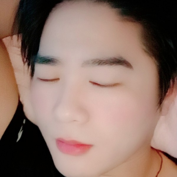 浅吻的幸福的照片