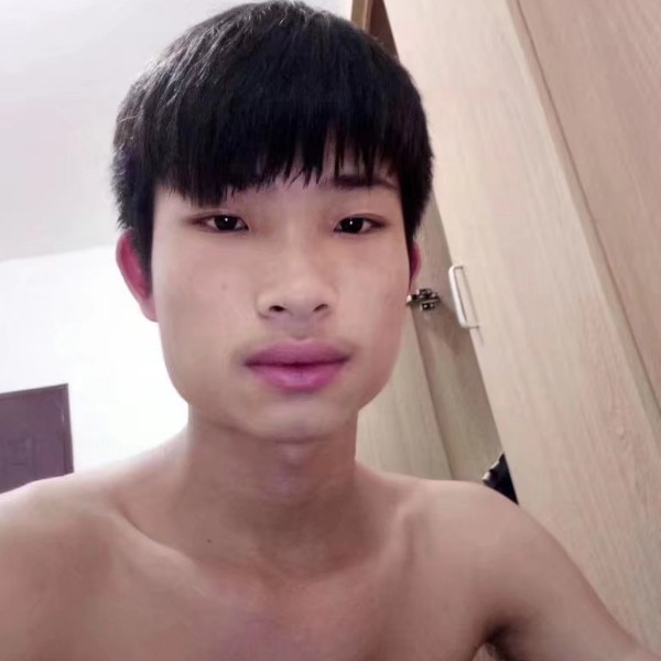 衬衫回首开心的照片