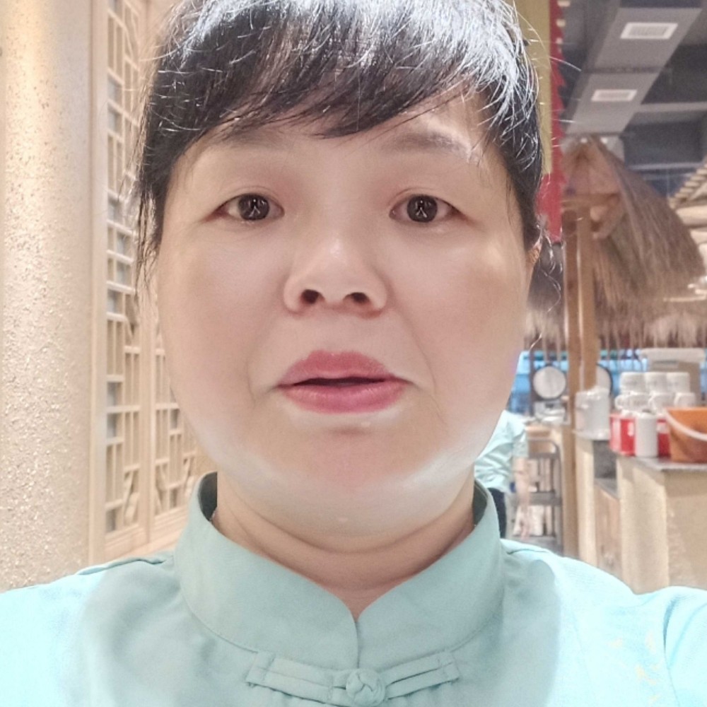 初雨迎眼睛大的照片