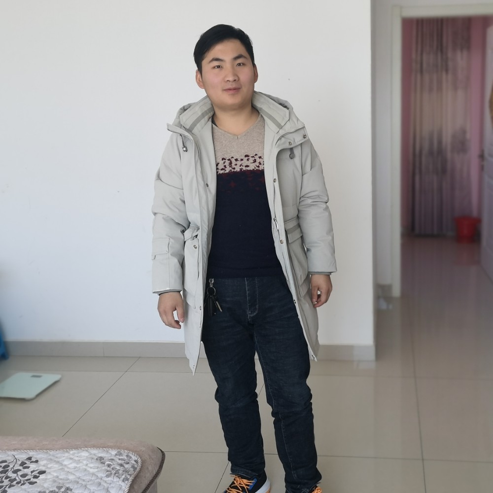 俊俏的快递员的照片
