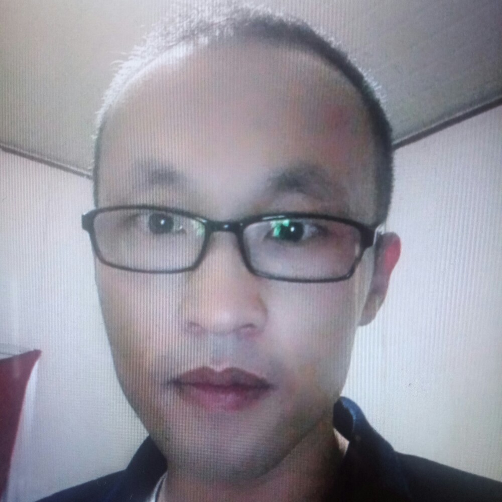 骑猪抓兔子的照片