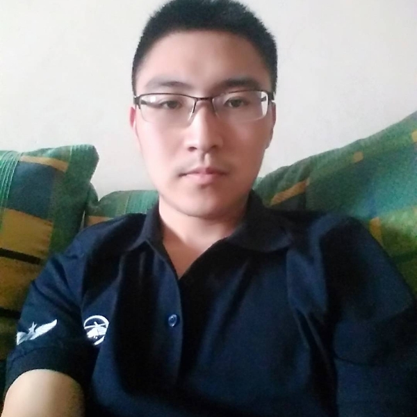 过客闻专注的照片