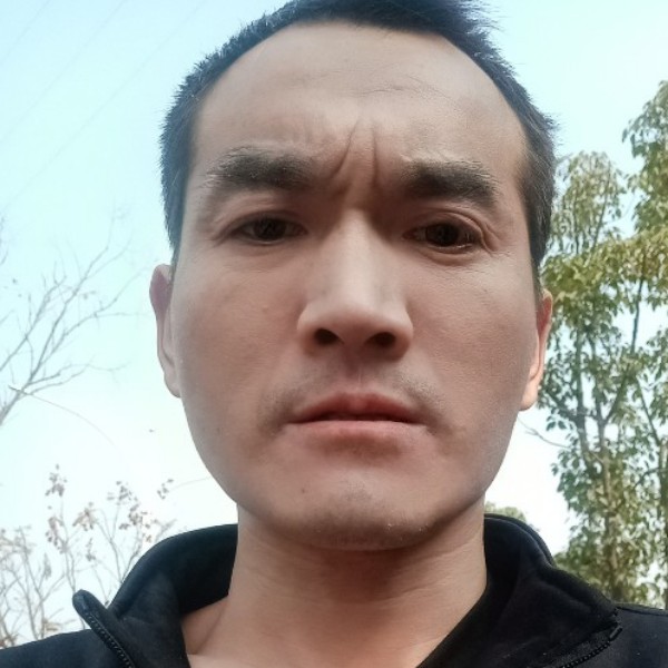 落后那鲜花的照片
