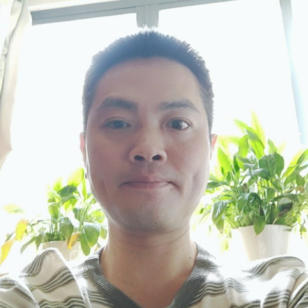 李致伟的照片