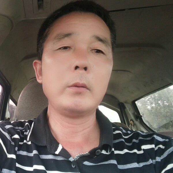 矮小电源的照片