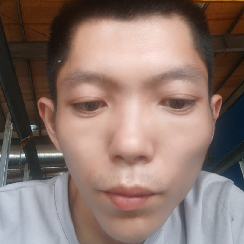 土豪扯草莓的照片