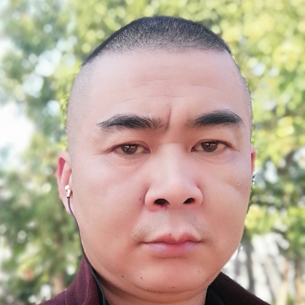 鸿运当头邓的照片