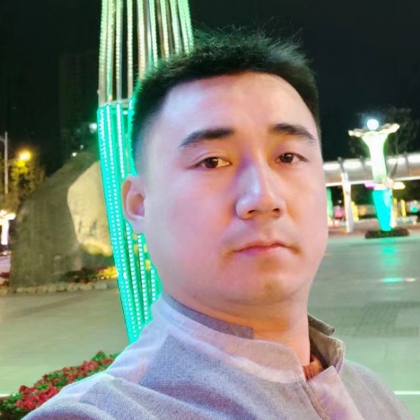 痴情拿羊的照片
