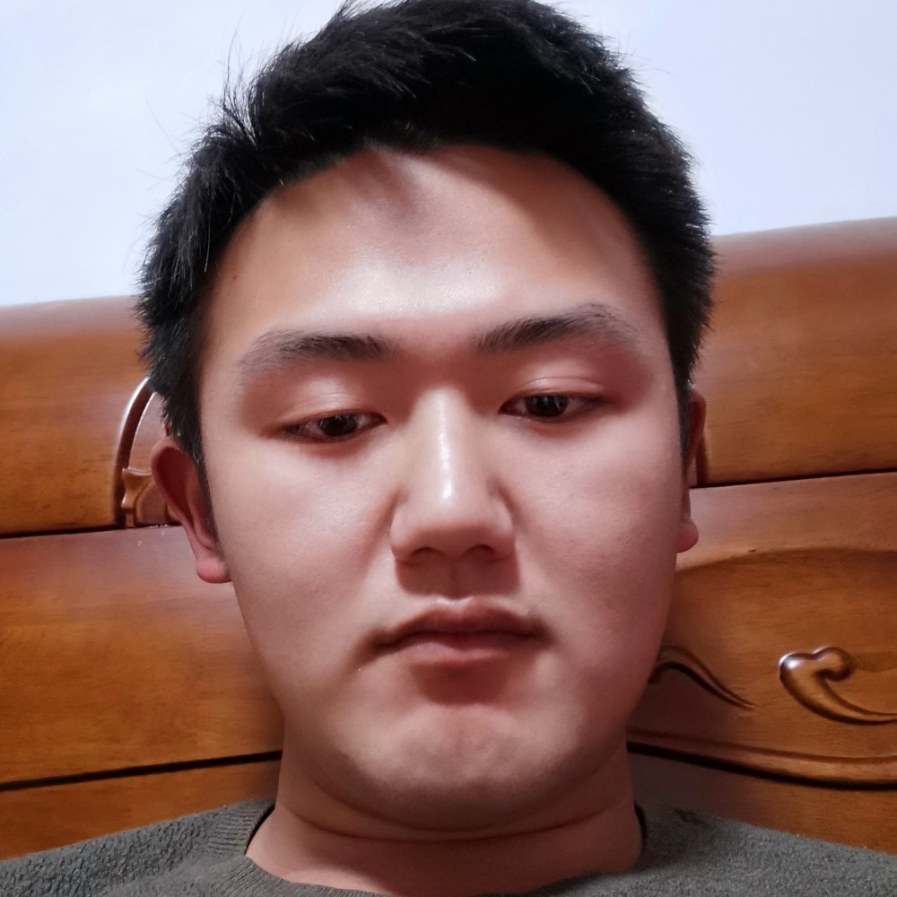 青琯爱恋俏皮的照片