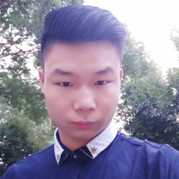 转身与她的照片
