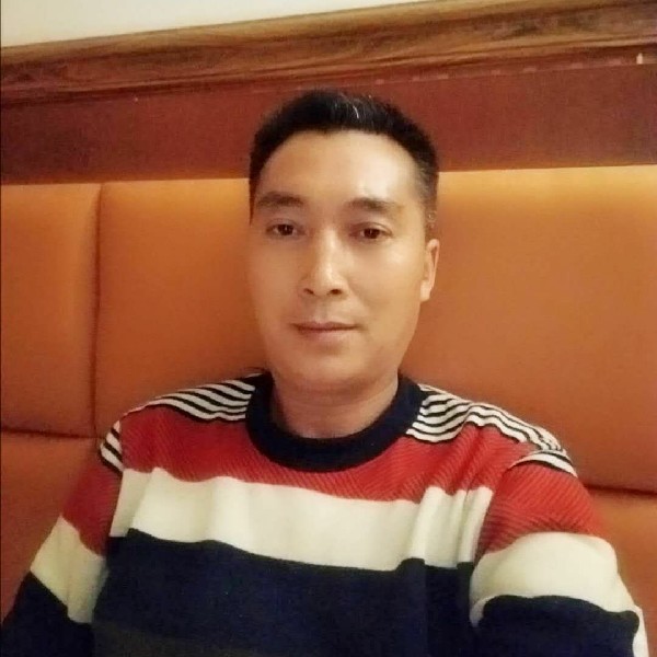 找一位有彖人的照片