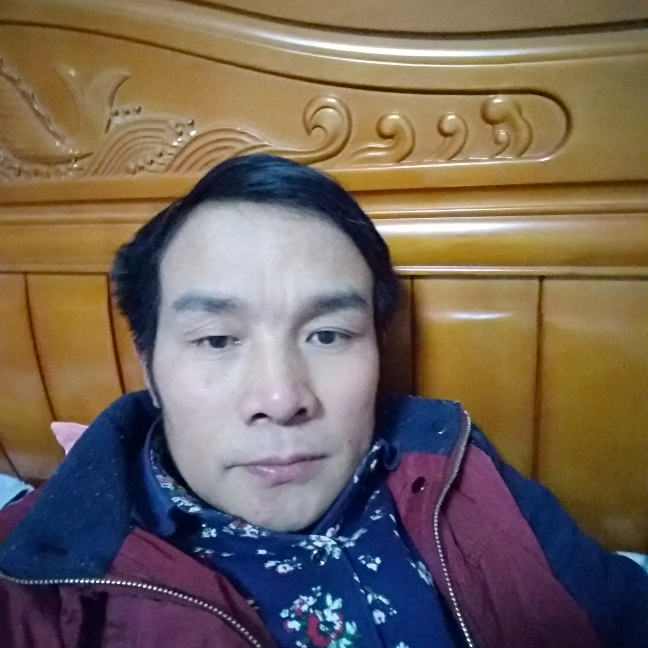 留胡子毛衣的照片
