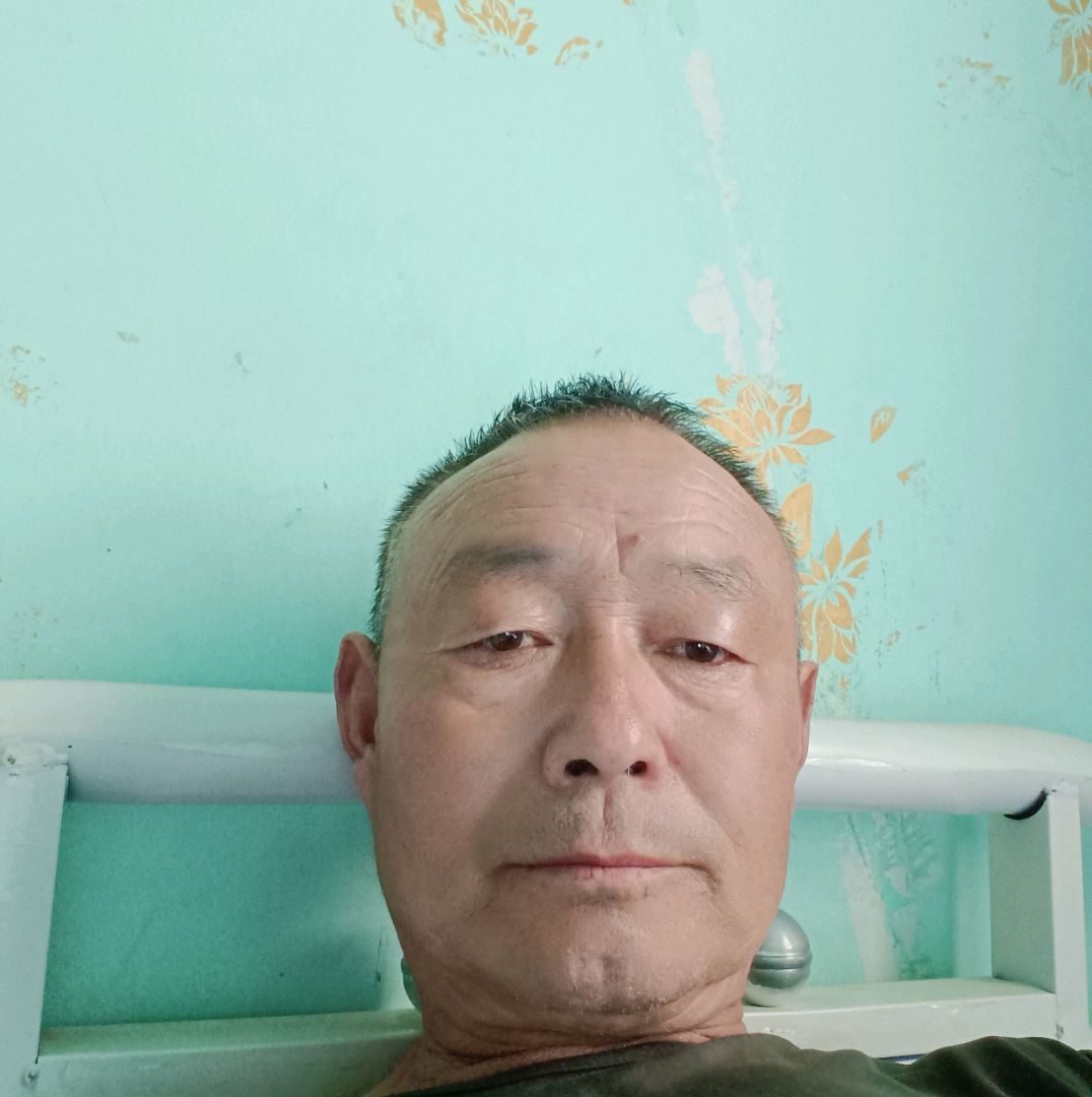 仁爱深拥柚子的照片