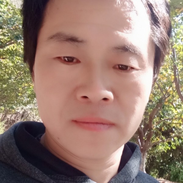 发卡請友好的照片