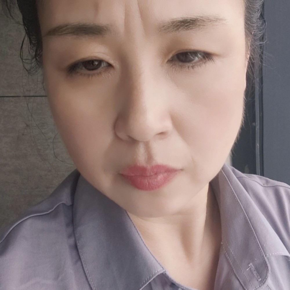 猫咪蹙眉谁的照片