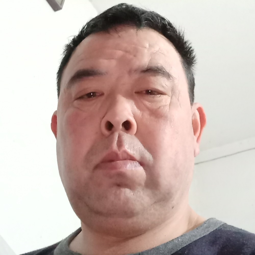 等待家人归来的照片