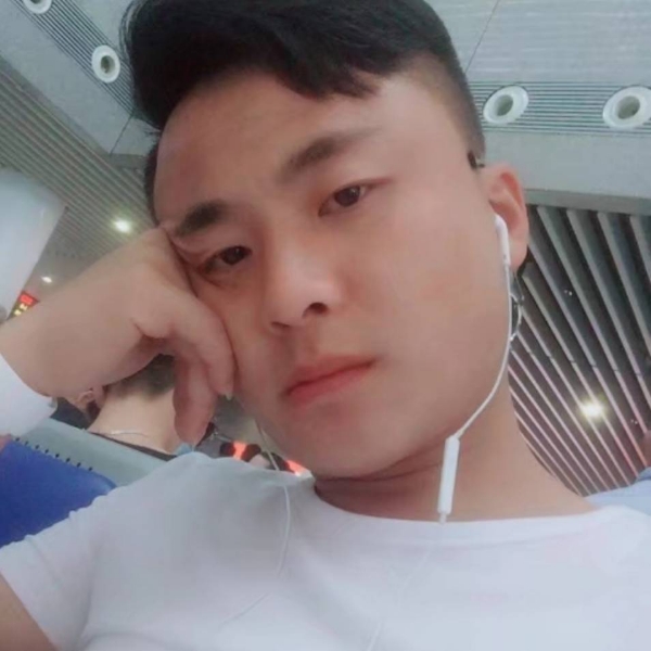 最上有痘的照片
