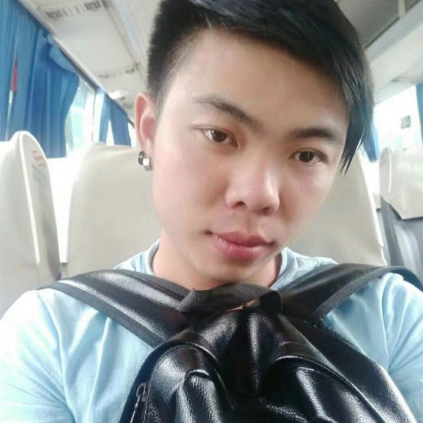 岁月弄男人的照片